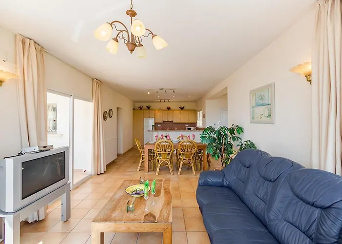 Villa Guzman - Carlos *